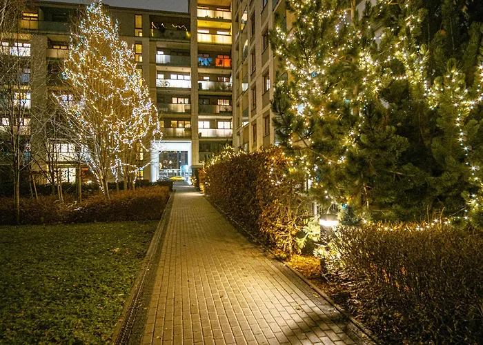 Zoliborz Business - Private Garden, Parking By Rentujemy Apartman Varsó